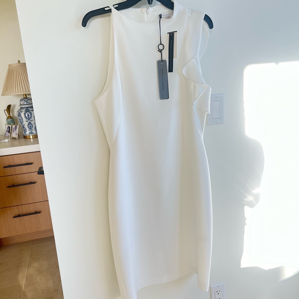 Chic & Elegant White Sleeveless Black Halo Dress